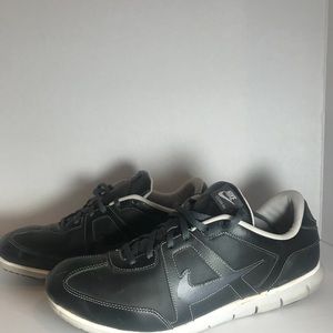 NIKE ‘Oceania NM’ women’s size 10 shoe